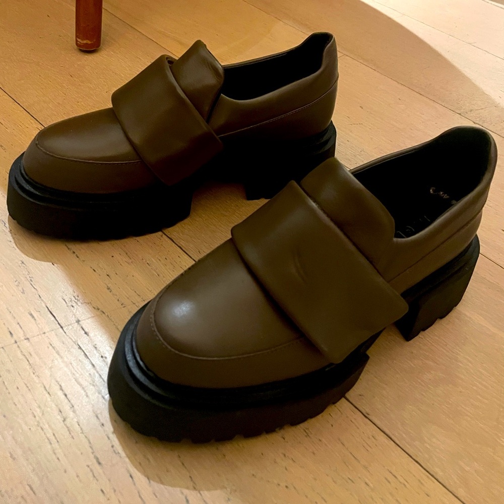 M Gemi Franca shoe, size 37.5, fossil color, never worn